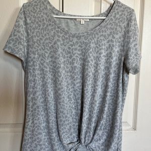 Short sleeve leopard print twist top
